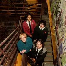 Hör dir Pleaser an, schau dir Musikvideos an, lies die Biografie, finde Tourdaten und mehr!