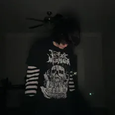 聆聽 Killing Kami、觀看音樂影片、閱讀小傳、查看巡演日期等！