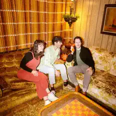 Ouve Silvertongue, vê vídeos de música, lê a biografia, vê as datas da digressão e muito mais!