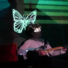 Haydin Travis dinle, müzik videolarını izle, biyografisini oku, tur tarihlerini ve daha fazlasını gör!