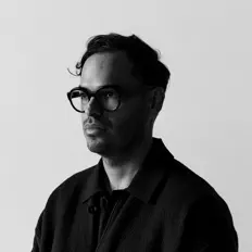 Dengarkan Bryan Senti, tonton video musik, baca bio, lihat tanggal tur & lainnya!