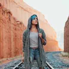 Escucha a Charly Klauser, mira videos musicales, lee su biografía, consulta las fechas de las gira y más.