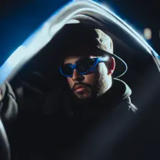 Poslechněte si interpreta Puchú, sledujte hudební videa, přečtěte si životopis, podívejte se na data turné a další informace.