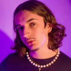 Posłuchaj wykonawcy YUNG R.E.M, obejrzyj teledyski, przeczytaj biografię, zobacz daty tras koncertowych i nie tylko!