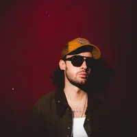 Ouça undefined, assista a videoclipes, leia a biografia, veja as datas das turnês e mais!