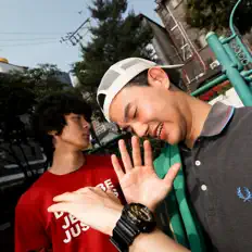 Escucha a RAKUNELAMA, mira videos musicales, lee su biografía, consulta las fechas de las gira y más.