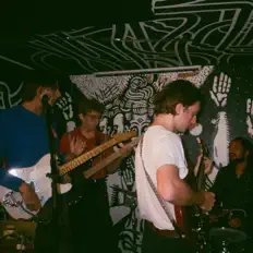 Ascolta Madone, guarda video musicali, leggi la biografia, vedi le date del tour & altro!