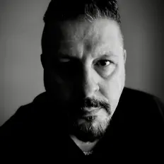 Ascolta James Hill, guarda video musicali, leggi la biografia, vedi le date del tour & altro!