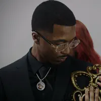 收听 undefined、观看音乐视频、阅读小传、查看巡演日期等 ！