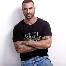 收听 DJ Aron、观看音乐视频、阅读小传、查看巡演日期等 ！