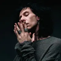 Escucha a undefined, mira vídeos musicales, lee la biografía, consulta fechas de giras y mucho más.