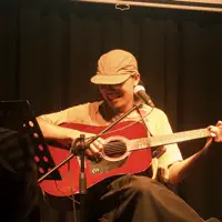 Escucha a undefined, mira videos musicales, lee su biografía, consulta las fechas de las gira y más.