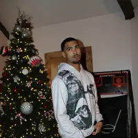 Posłuchaj wykonawcy undefined, obejrzyj teledyski, przeczytaj biografię, zobacz daty tras koncertowych i nie tylko!