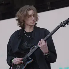 聆聽 Landon Siebens、觀看音樂影片、閱讀小傳、查看巡演日期等！