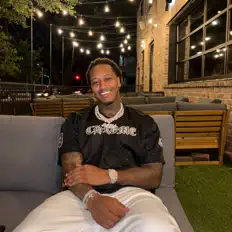 聆聽 Rayface、觀看音樂影片、閱讀小傳、查看巡演日期等！