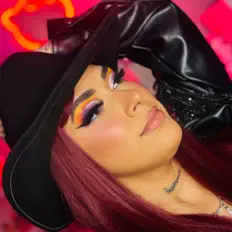聆聽 Julisa、觀看音樂影片、閱讀小傳、查看巡演日期等！