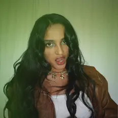 Ouve Sareena Rama, vê vídeos de música, lê a biografia, vê as datas da digressão e muito mais!