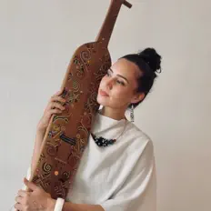 Dengarkan Alena Murang, tonton video musik, baca bio, lihat tanggal tur & lainnya!