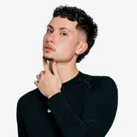 Posłuchaj wykonawcy undefined, obejrzyj teledyski, przeczytaj biografię, zobacz daty tras koncertowych i nie tylko!