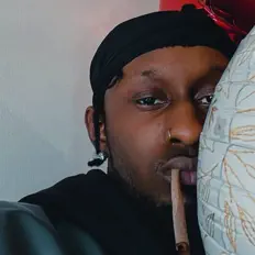 Posłuchaj wykonawcy GVNDV, obejrzyj teledyski, przeczytaj biografię, zobacz daty tras koncertowych i nie tylko!