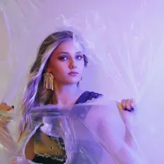 收听 Payton Riley、观看音乐视频、阅读小传、查看巡演日期等 ！