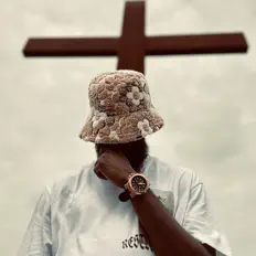 IMMANUELを聴いたり、ミュージックビデオを鑑賞したり、経歴やツアー日程などを確認したりしましょう！