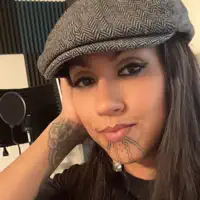 Ouve undefined, vê vídeos de música, lê a biografia, vê as datas da digressão e muito mais!