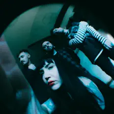 聆聽 Dream State、觀看音樂影片、閱讀小傳、查看巡演日期等！