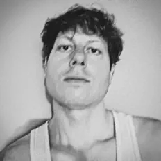 Mat Clarkを聴いたり、ミュージックビデオを鑑賞したり、経歴やツアー日程などを確認したりしましょう！