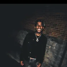 聆聽 Von Constancy、觀看音樂影片、閱讀小傳、查看巡演日期等！