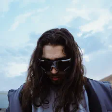 Posłuchaj wykonawcy BLOC G, obejrzyj teledyski, przeczytaj biografię, zobacz daty tras koncertowych i nie tylko!