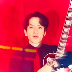 Poslechněte si interpreta Poison, sledujte hudební videa, přečtěte si životopis, podívejte se na data turné a další informace.