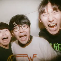 Akaruiakachanを聴いたり、ミュージックビデオを鑑賞したり、経歴やツアー日程などを確認したりしましょう！