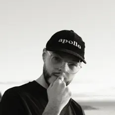 Poslechněte si interpreta apollo, sledujte hudební videa, přečtěte si životopis, podívejte se na data turné a další informace.