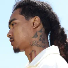 lilthug2xを聴いたり、ミュージックビデオを鑑賞したり、経歴やツアー日程などを確認したりしましょう！