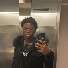 juggaakayを聴いたり、ミュージックビデオを鑑賞したり、経歴やツアー日程などを確認したりしましょう！