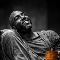 undefined을(를) 듣고, 뮤직 비디오를 보고, 약력을 읽고, 투어 일정 등을 확인하세요!