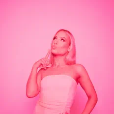 Kara Spradbury dinle, müzik videolarını izle, biyografisini oku, tur tarihlerini ve daha fazlasını gör!