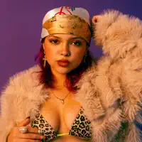 Ascolta undefined, guarda video musicali, leggi la biografia, vedi le date del tour & altro!