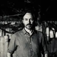 Ascolta undefined, guarda video musicali, leggi la biografia, vedi le date del tour & altro!