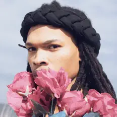 True Lee Freshを聴いたり、ミュージックビデオを鑑賞したり、経歴やツアー日程などを確認したりしましょう！
