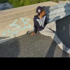 Ouve GMNMIERE, vê vídeos de música, lê a biografia, vê as datas da digressão e muito mais!