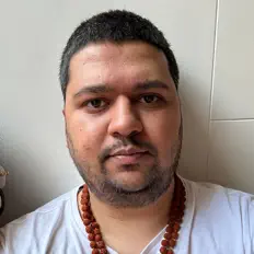 Deepak Maratheを聴いたり、ミュージックビデオを鑑賞したり、経歴やツアー日程などを確認したりしましょう！