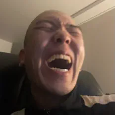 Poslechněte si interpreta mnrn, sledujte hudební videa, přečtěte si životopis, podívejte se na data turné a další informace.
