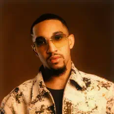 聆聽 Devin Walls、觀看音樂影片、閱讀小傳、查看巡演日期等！