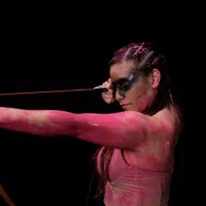 Dengarkan Crishell, tonton video musik, baca bio, lihat tanggal tur & lainnya!