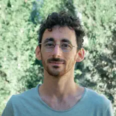 Itamar Daganを聴いたり、ミュージックビデオを鑑賞したり、経歴やツアー日程などを確認したりしましょう！