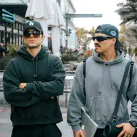 Escucha a undefined, mira videos musicales, lee su biografía, consulta las fechas de las gira y más.