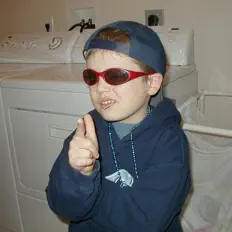 Ouça Tanner England, assista a videoclipes, leia a biografia, veja as datas das turnês e mais!