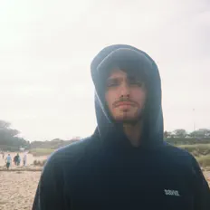 聆聽 Josh Brough、觀看音樂影片、閱讀小傳、查看巡演日期等！